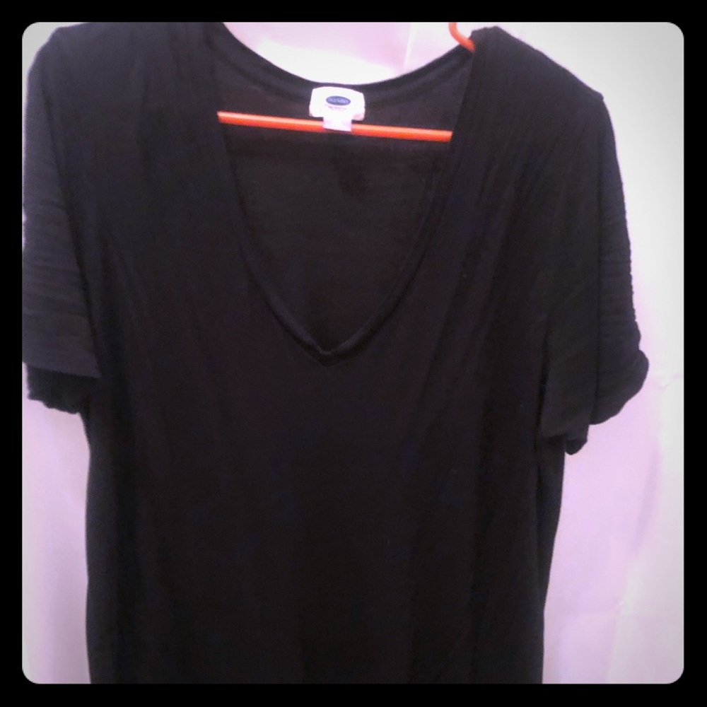 Black v neck tee shirt